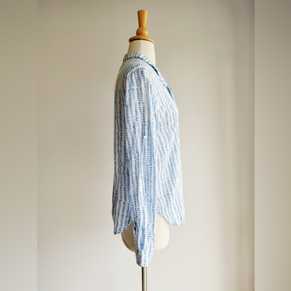 ANTHROPOLOGIE Cloth & Stone Blue and White Soft Lightweight Button Down Small - Picture 2 of 4
